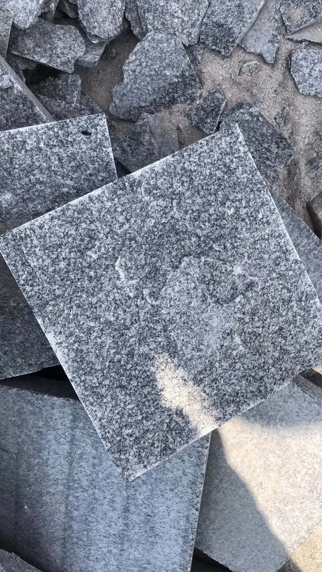 芝麻灰石材的各种石制品